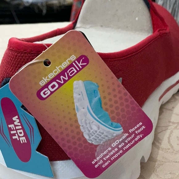 NWT Skechers GO Walk Cadence Size 11 W 41 Wide AGION  RED / WHITE SOLE NWB - Picture 7 of 11